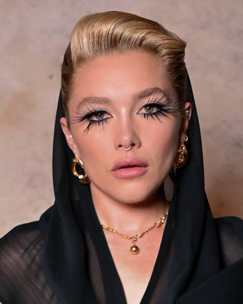 fall makeup trends long lashes on Florence Pugh