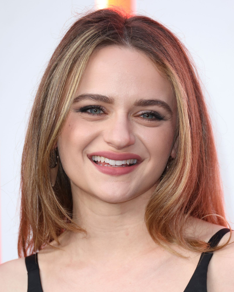 fall makeup trends structured full brows on joey king